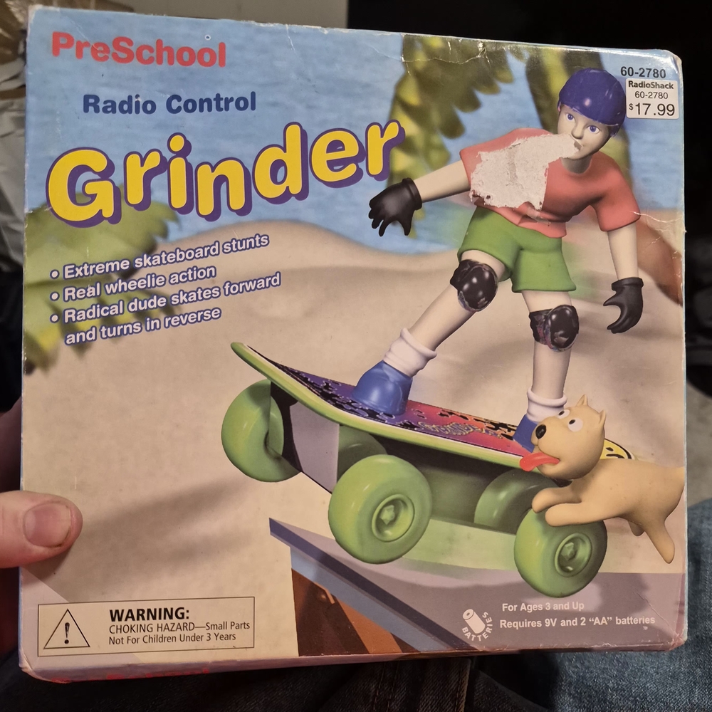 1987 RadioShack PreSchool Grinder Skateboard Radio Control Toy Model 60-2780 NOS